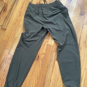 Men’s Olive Lululemon Joggers- Medium